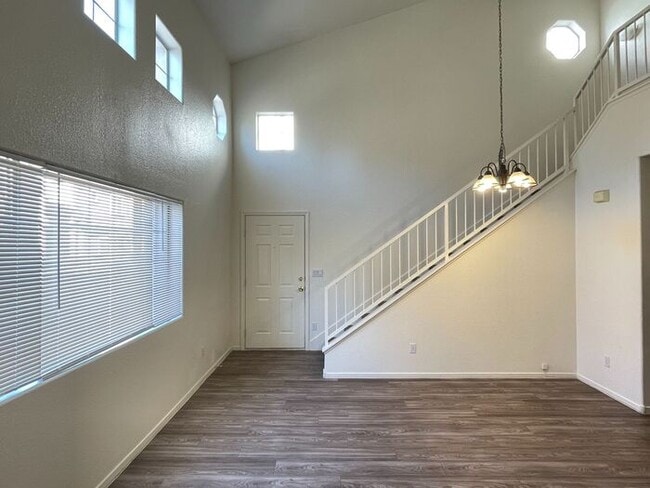 6052 Ghost Town Trail in Las Vegas, NV - Building Photo - Building Photo