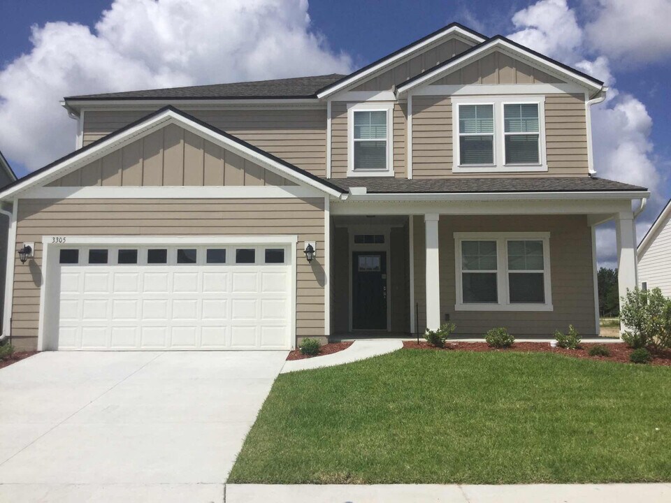 3305 Roundabout Dr in Middleburg, FL - Building Photo
