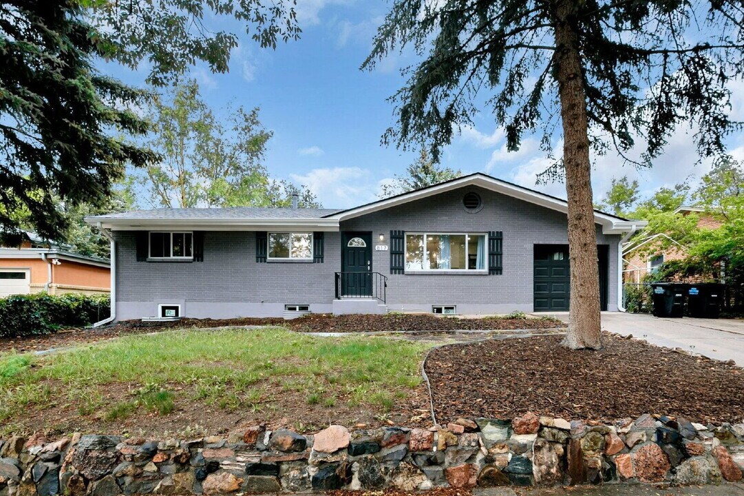 817 Westmoor Dr in Colorado Springs, CO - Building Photo