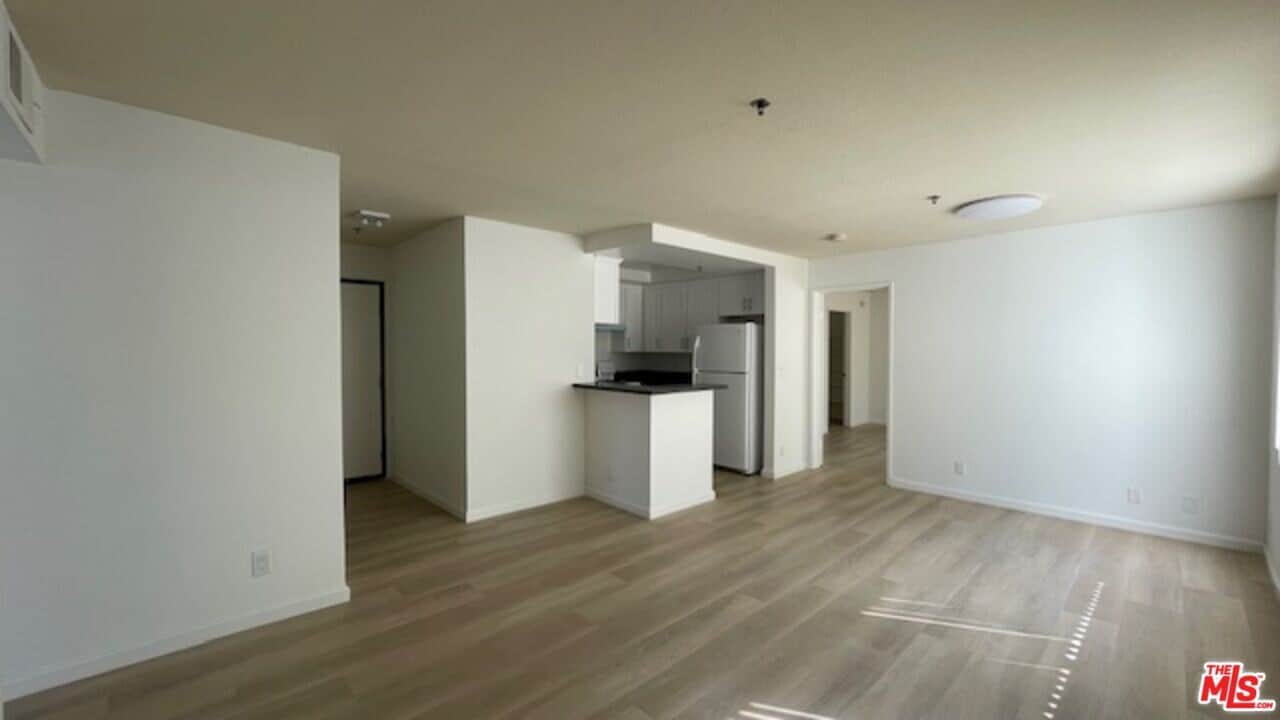420 S Harvard Blvd in Los Angeles, CA - Building Photo