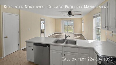 790 Wedgewood Cir in Lake In The Hills, IL - Building Photo - Building Photo