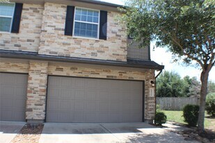 6431 Densberry Ln in Katy, TX - Building Photo