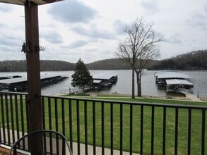 549 Park Pl Dr in Kaiser, MO - Foto de edificio - Building Photo