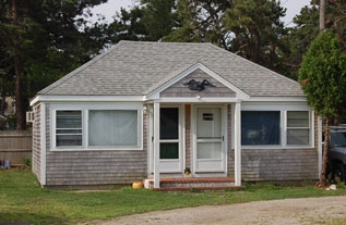 69-73 Lower County Rd in Dennisport, MA - Foto de edificio - Building Photo