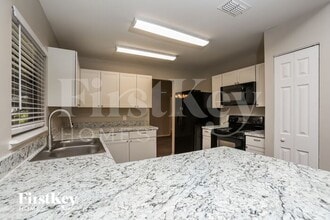 3278 Croton Ave in Deltona, FL - Foto de edificio - Building Photo