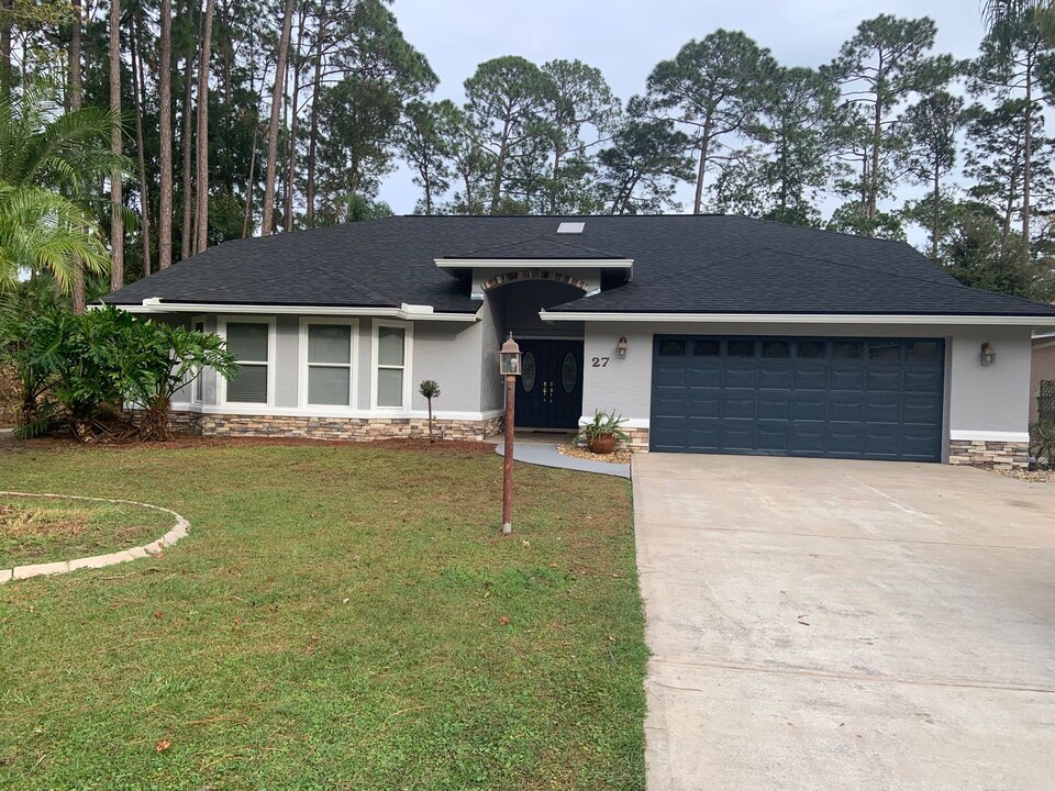 27 Egan Dr in Palm Coast, FL - Building Photo