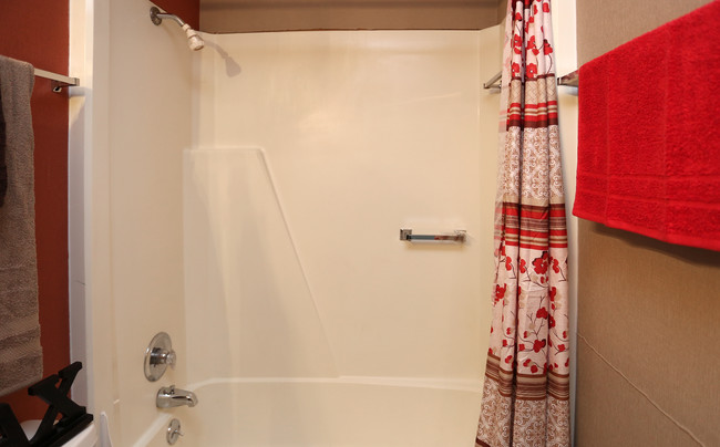Camellia Court in Dayton, OH - Foto de edificio - Interior Photo