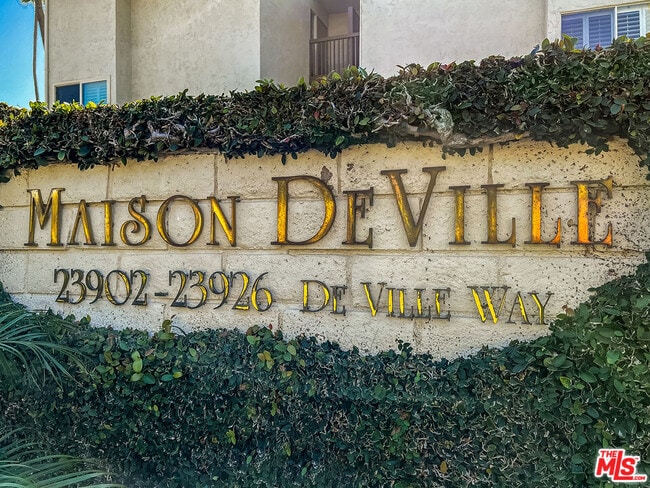 23904 De Ville Way in Malibu, CA - Building Photo - Building Photo
