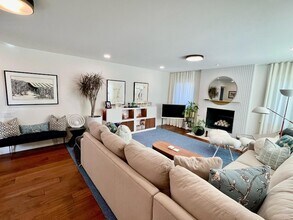 2166 E Valley Rd in Montecito, CA - Building Photo - Building Photo