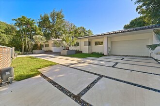 18 Samana Dr in Miami, FL - Building Photo - Building Photo