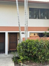 4425 SW 70th Ter in Davie, FL - Building Photo - Building Photo