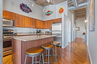 2107 Grand Blvd, Unit 1005 in Kansas City, MO - Building Photo - Building Photo