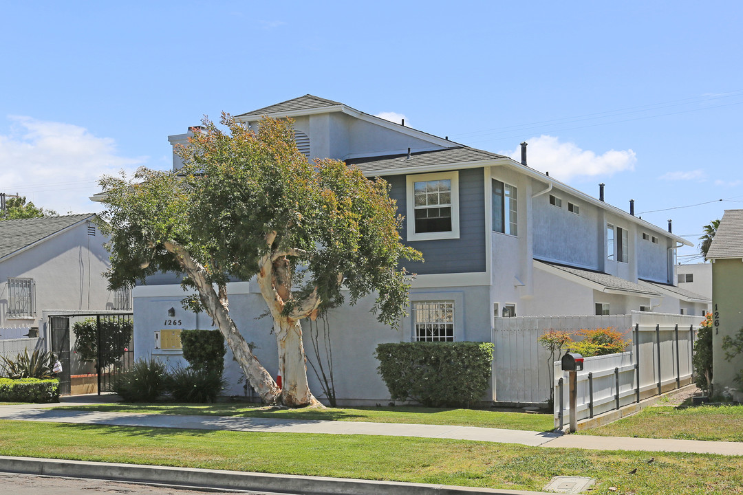 1265 Thomas Ave in San Diego, CA - Building Photo