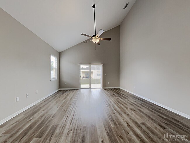 3017 Azalea Blossom Dr in Plant City, FL - Building Photo - Building Photo
