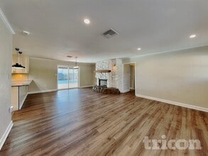 123 Whitaker Rd in Lutz, FL - Building Photo - Building Photo