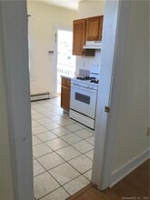 42 Weed Hill Ave in Stamford, CT - Building Photo - Building Photo