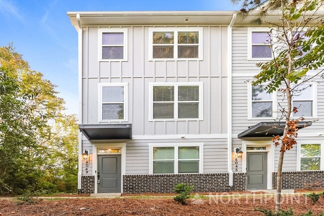 6049 King Charles Ct