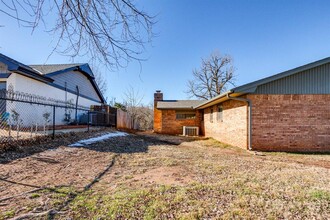 11208 Surrey Hills Blvd in Oklahoma City, OK - Building Photo - Building Photo