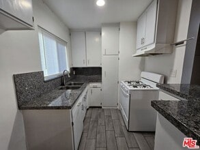 7419 Woodley Ave in Los Angeles, CA - Building Photo - Building Photo