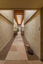 159 K Calle Ojo Feliz in Santa Fe, NM - Building Photo - Building Photo