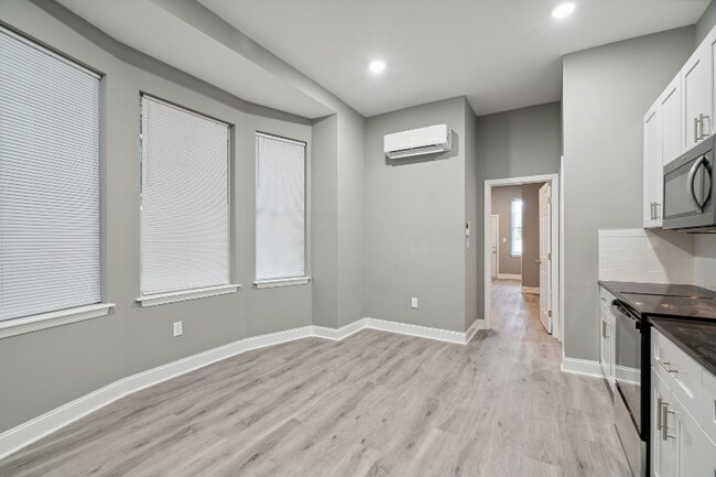 5050 Walnut St in Philadelphia, PA - Building Photo