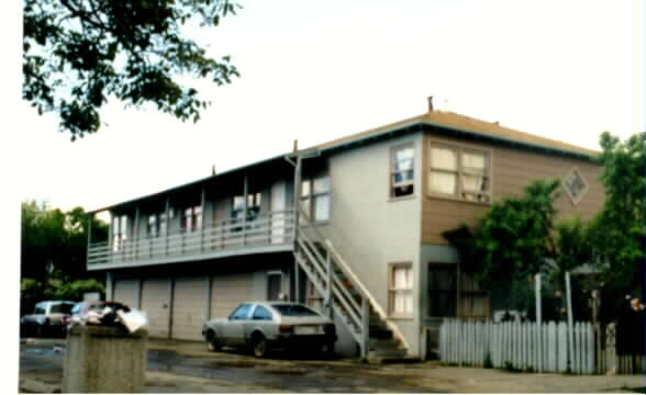 627 Manzanita St in Redwood City, CA - Building Photo - Building Photo