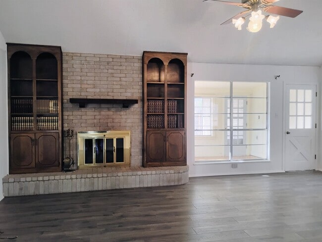 322 Enchanted Way in Del Rio, TX - Building Photo - Building Photo