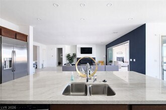 11386 Villa Bellagio Dr in Las Vegas, NV - Building Photo - Building Photo