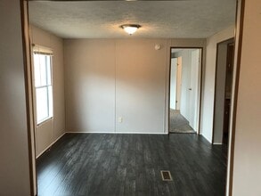 813 Southside Rd in Cunningham, TN - Building Photo - Building Photo