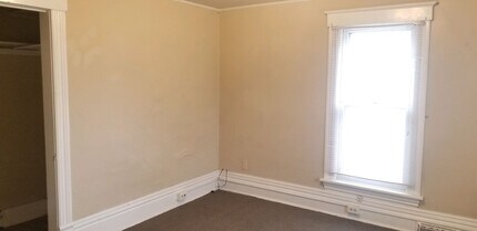 2515 Olive St in Cedar Falls, IA - Building Photo - Building Photo