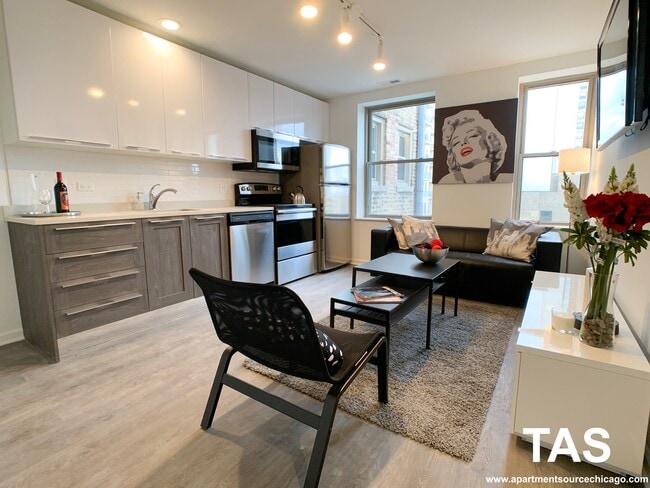 960 W Winona Ave, Unit 710