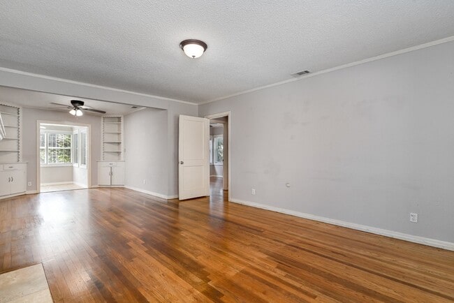 7802 Morton St in Dallas, TX - Foto de edificio - Building Photo