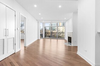 914 W Hubbard St in Chicago, IL - Building Photo - Building Photo