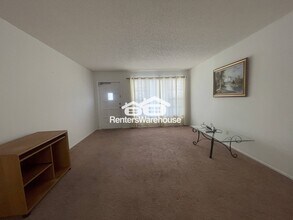 2460 Persian Dr, Unit Apt 44 in Clearwater, FL - Foto de edificio - Building Photo
