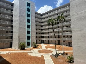 15600 NW 7th Ave, Unit 218 in Miami, FL - Building Photo - Building Photo