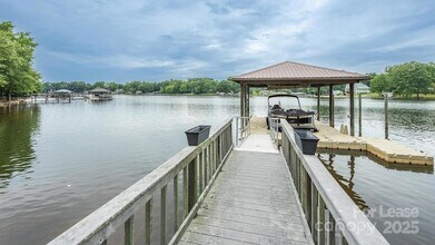 112 Cedar Bluff Ln in Mooresville, NC - Building Photo - Building Photo