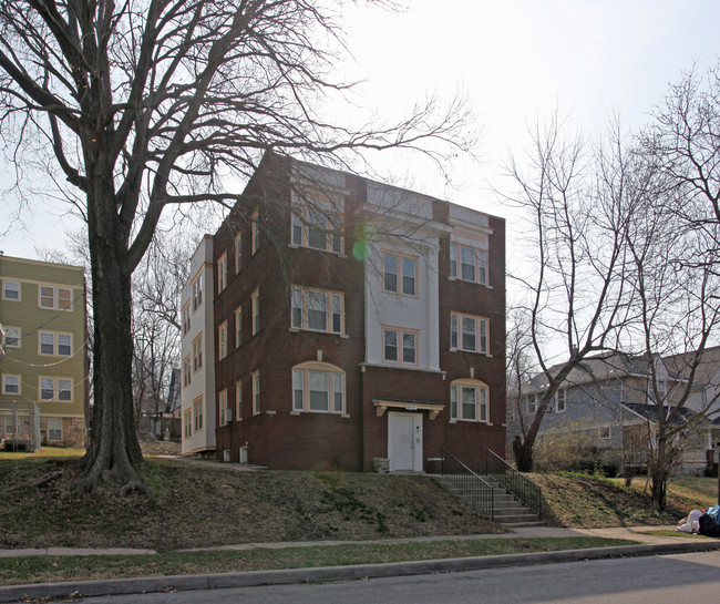 4205-4207 Kenwood Ave in Kansas City, MO - Building Photo - Building Photo