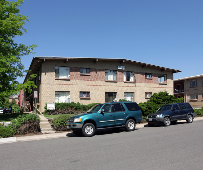 Parklane Apartments in Denver, CO - Building Photo - Building Photo