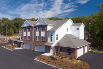 Highland Hills Carriage Homes in Cumberland, RI - Building Photo - Building Photo