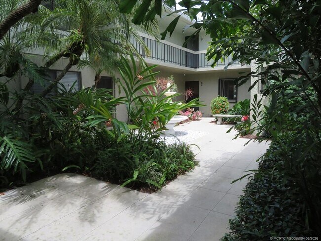 800 NW Fork Rd in Stuart, FL - Building Photo - Building Photo