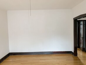 1830 W Foster Ave, Unit 3 in Chicago, IL - Building Photo - Building Photo