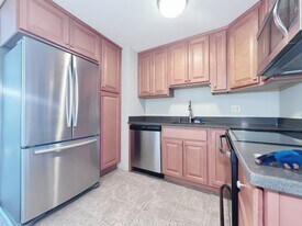 73 Nicholas Rd in Framingham, MA - Building Photo