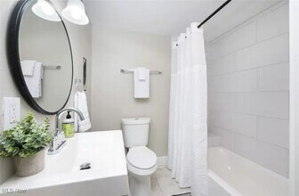 1807 Auburn Ave in Cleveland, OH - Building Photo - Building Photo