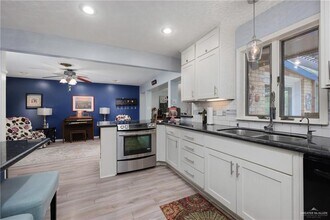 22 W Esperanza Ave in McAllen, TX - Building Photo - Building Photo