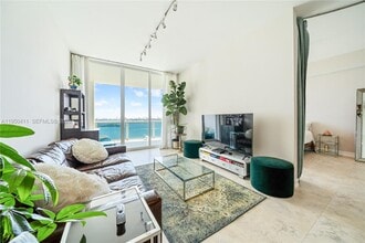 725 NE 22nd St in Miami, FL - Building Photo - Building Photo