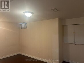 32 Jordana Dr in Markham, ON - Building Photo - Building Photo