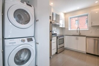 2120 Van Horne Av in Montréal, QC - Building Photo - Building Photo