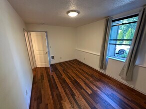 1202 Jackson St in Oregon City, OR - Building Photo - Building Photo