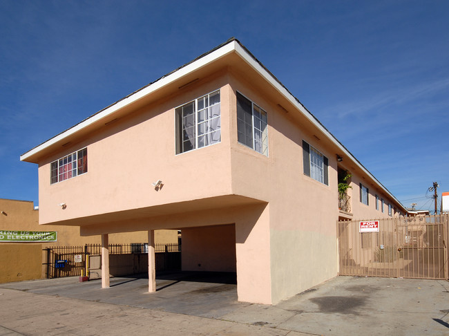 3305 W Florence Ave in Los Angeles, CA - Building Photo - Building Photo