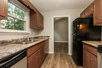 565 Bridgette Dr in Clarksville, TN - Building Photo - Building Photo